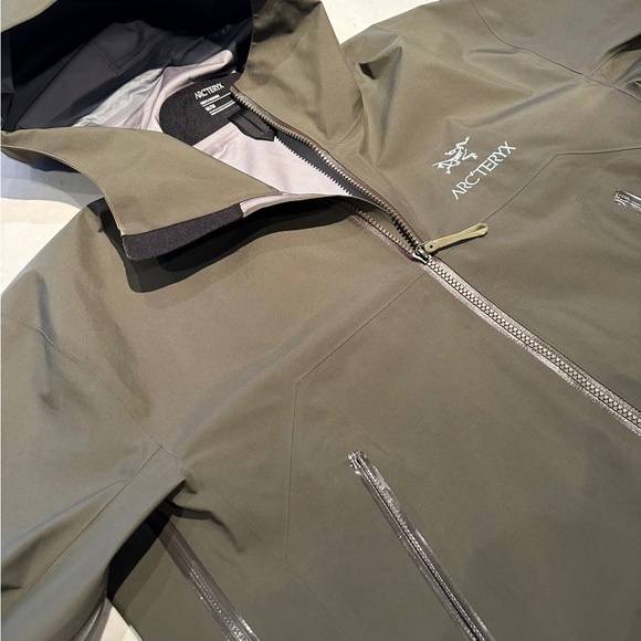Arc’teryx beta long jacket medium - Picture 4 of 6
